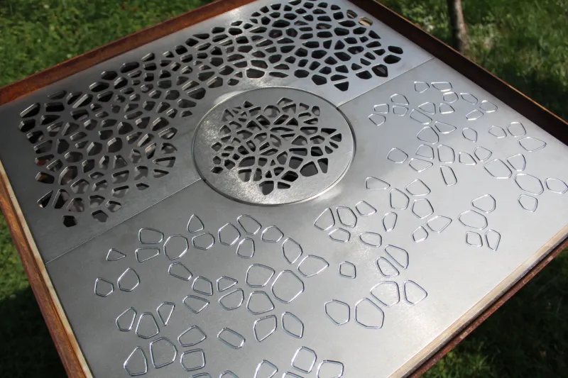 Cortenstahl Grill Platte Detail von oben